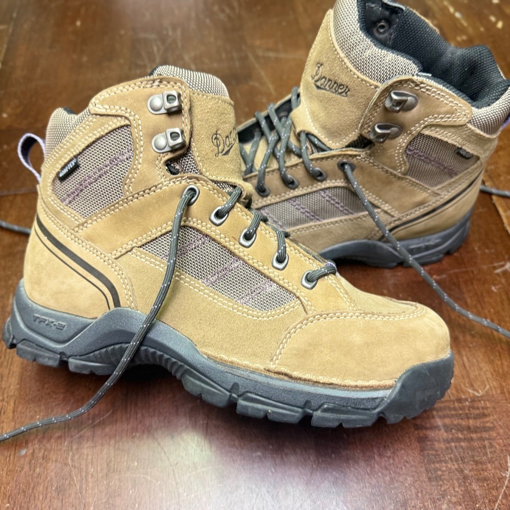 Danner Rebel Rock Hiking Boots Womens 7 Tan Lavender‎ Gore-Tex Waterproof 37482
